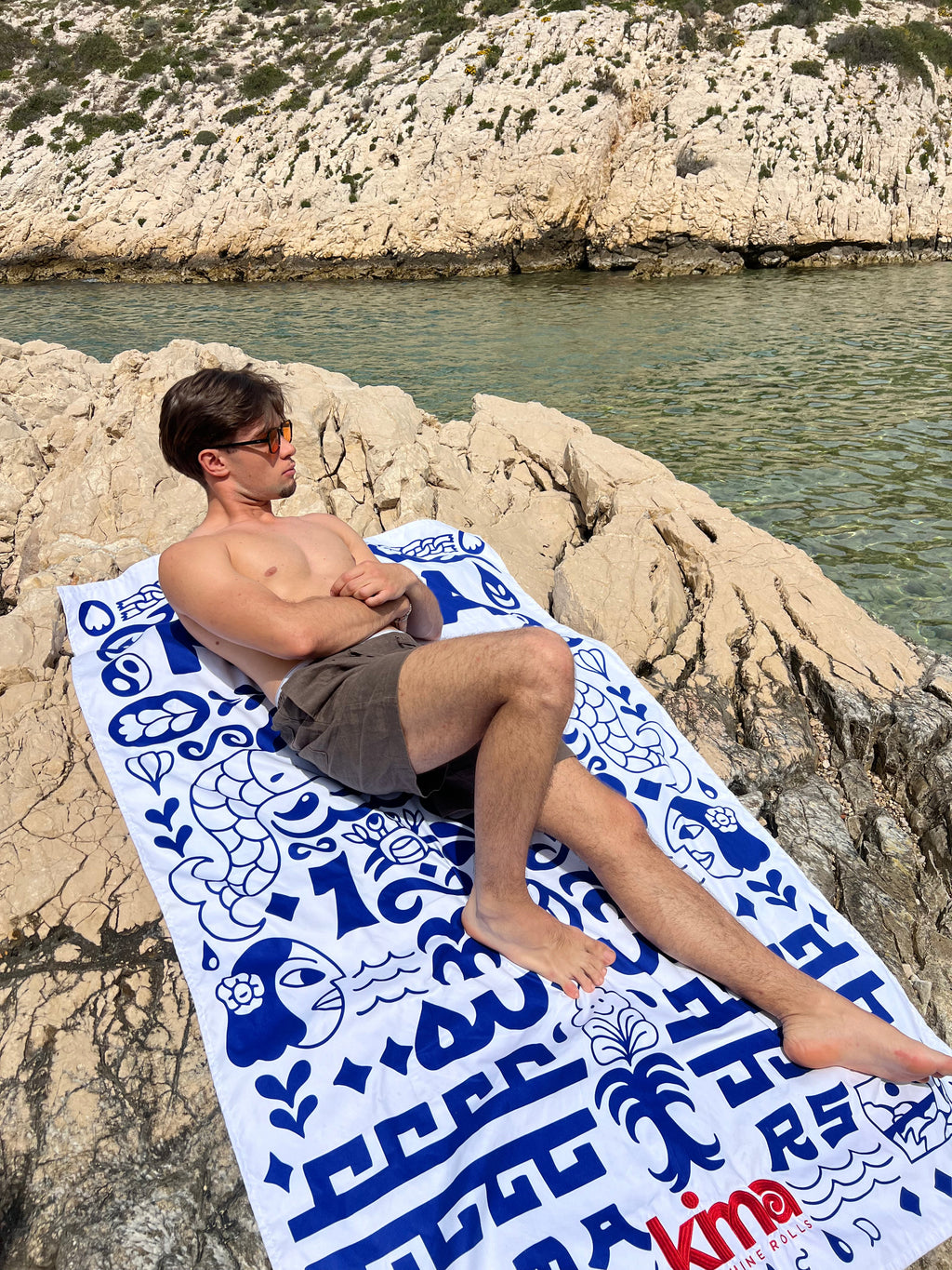 Serviette de plage Kima AZED en situation
