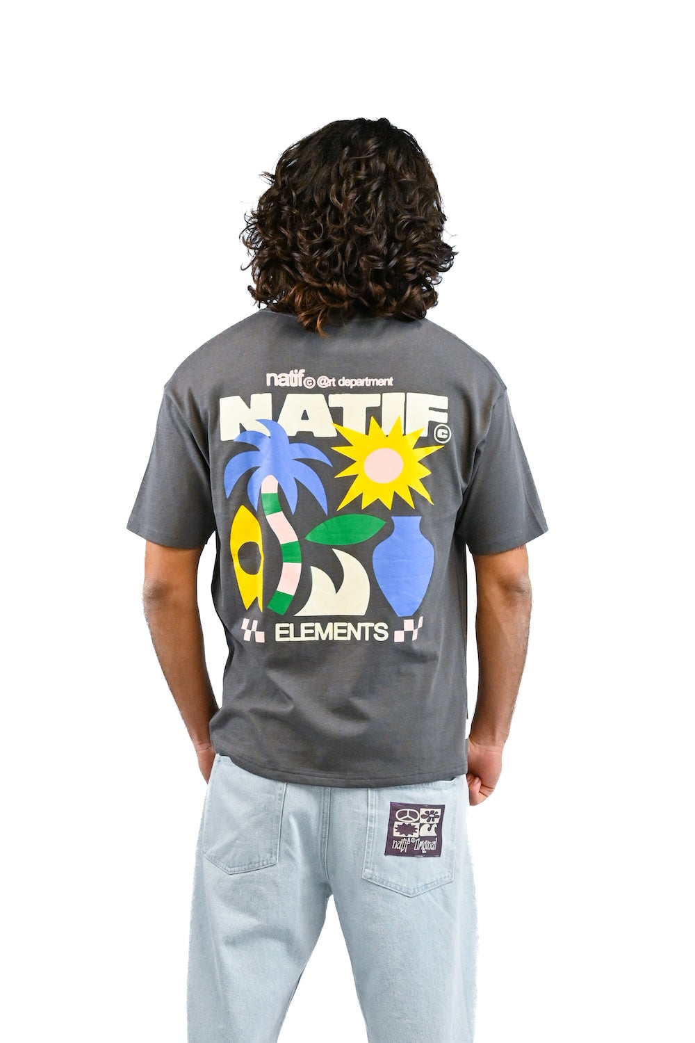 T-shirt Natif Elements 27 gris porté, de dos