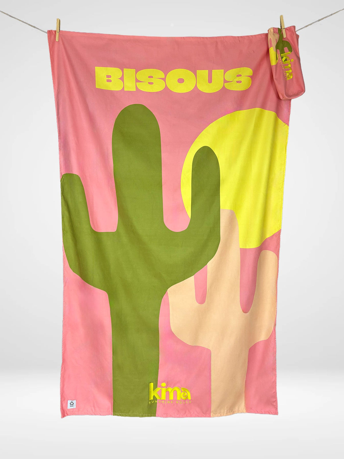 Serviette de plage Kima Dolce Vita Bisous, rose, cactus vert, à plat - Ô Cabanon La Ciotat