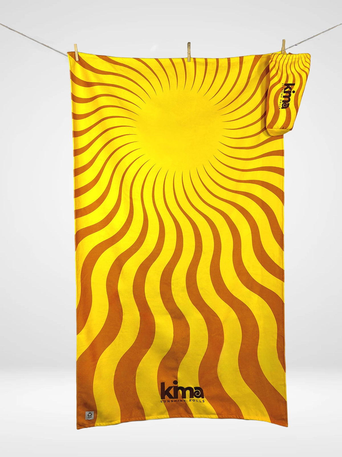 Serviette de plage Kima Comfy Sunlight Jaune, soleil jaune et orange, à plat - Ô Cabanon La Ciotat