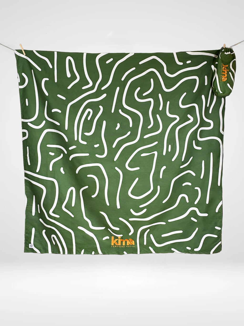 Serviette de plage Kima Duo Green, vert, lignes blanches, à plat - Ô Cabanon La Ciotat
