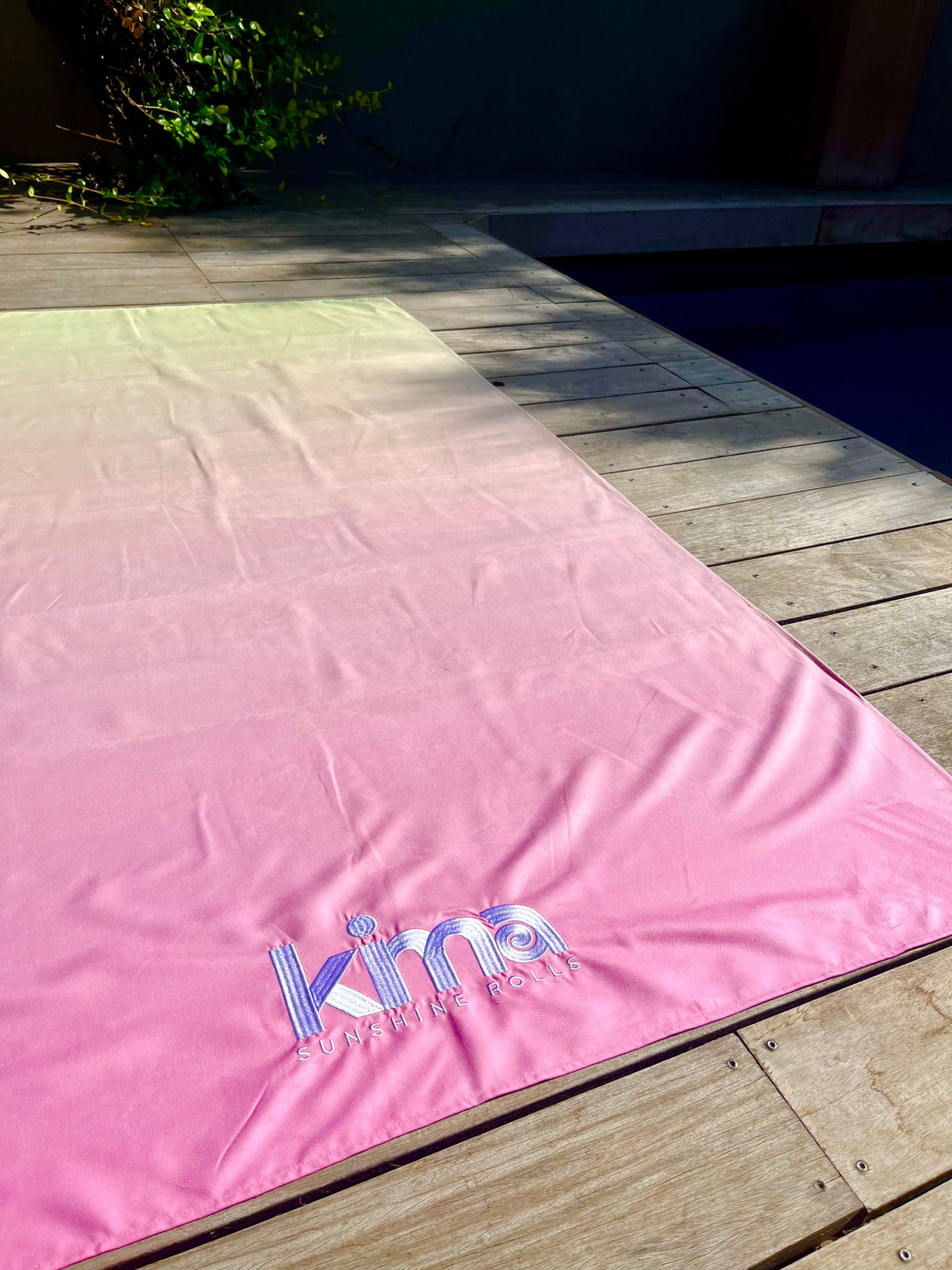 Serviette de plage Kima Peach Summer en situation