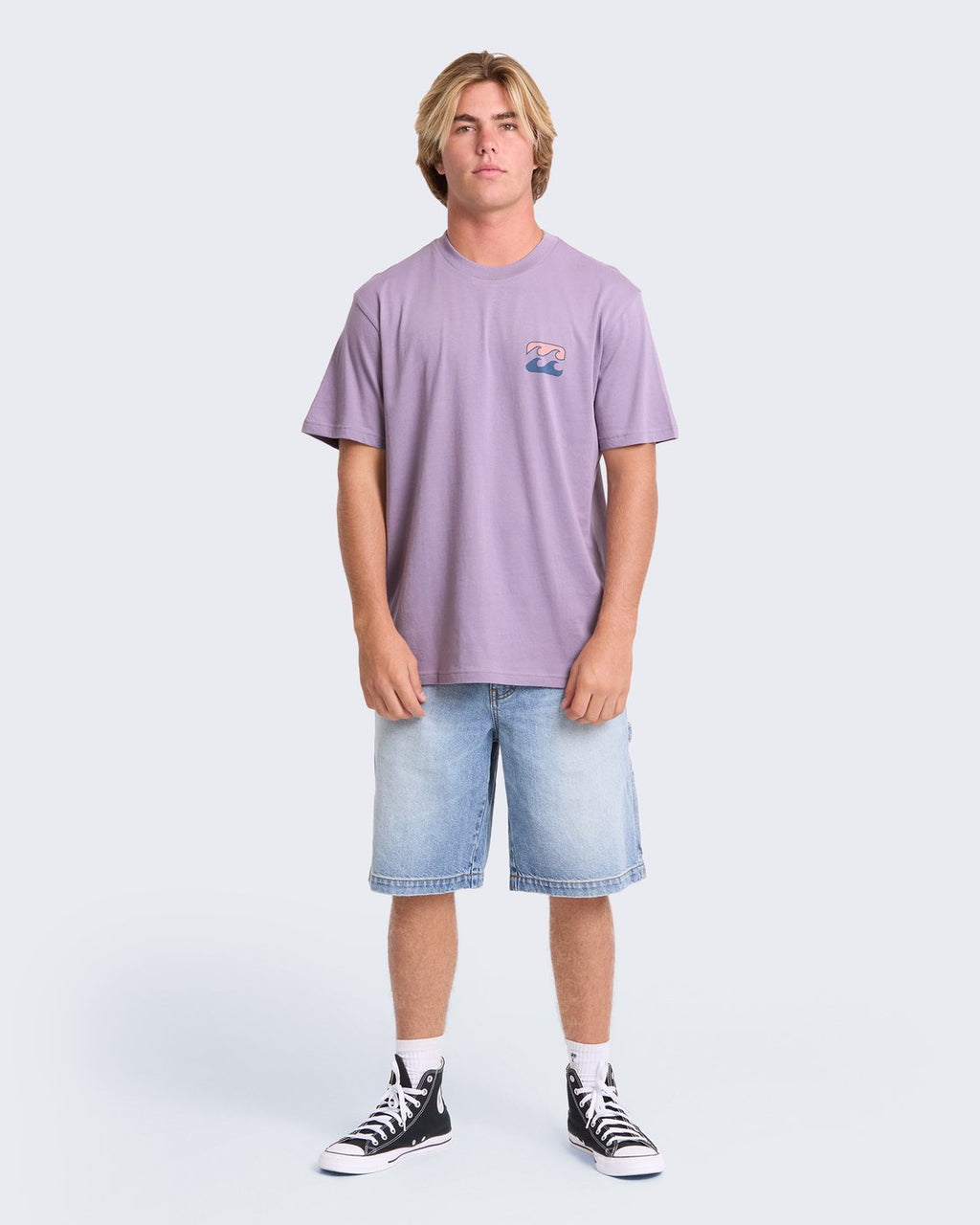 T-shirt Billabong Crayon Wave Premium violet cendré, porté en pied