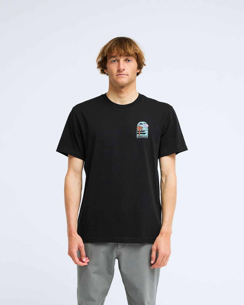 T-shirt Billabong Sundown noir, porté, de face