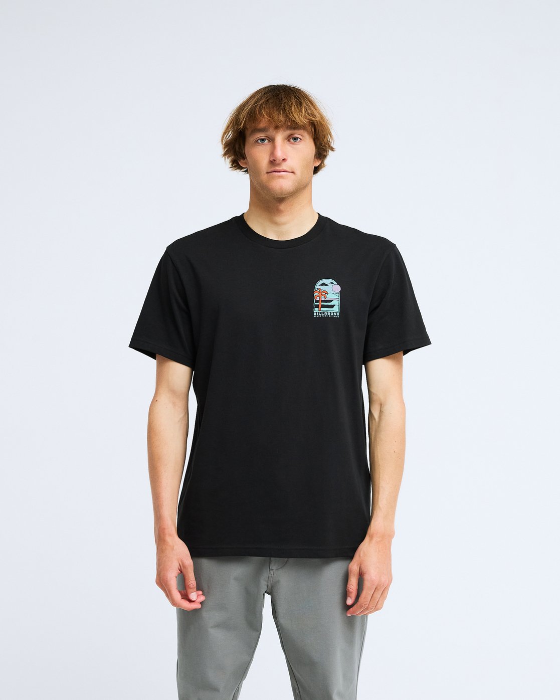 T-shirt Billabong Sundown noir, porté, de face