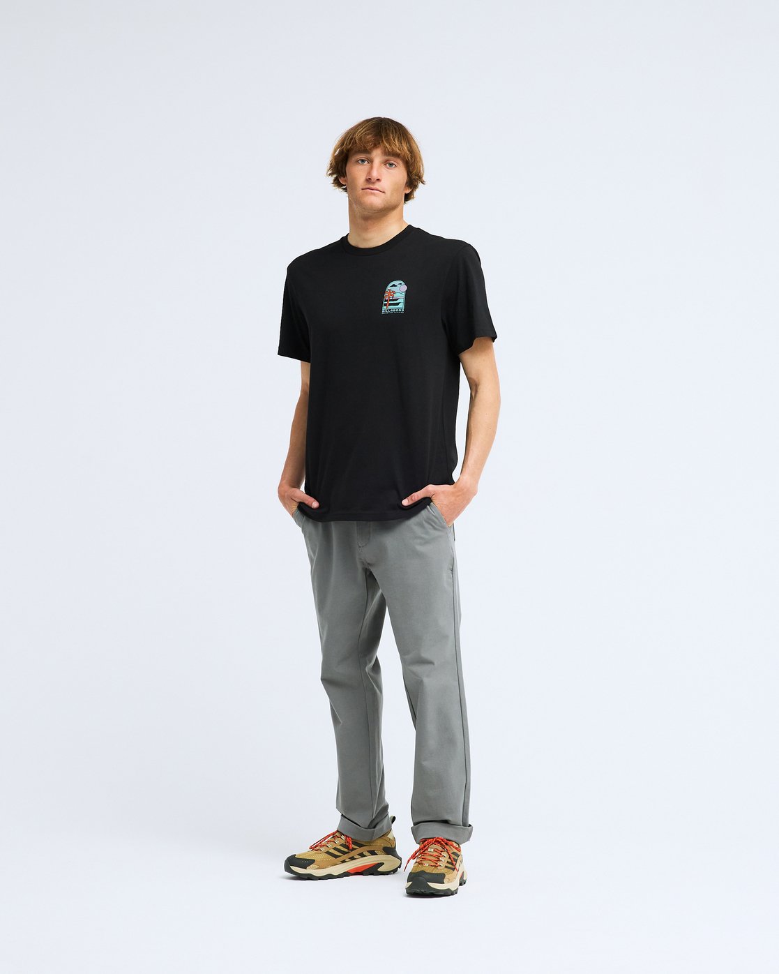 T-shirt Billabong Sundown noir, porté en pied