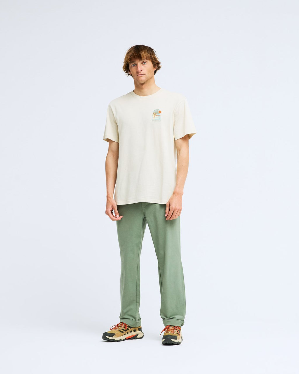 T-shirt Billabong Sundown écru, porté en pied