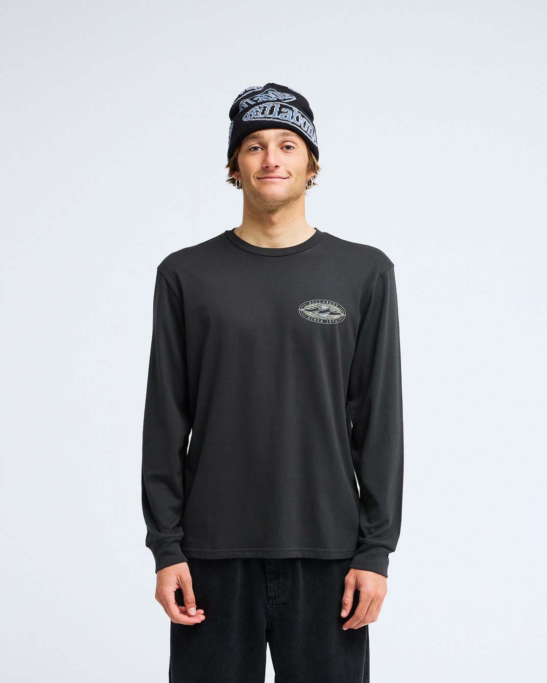 T-shirt manches longues Billabong Diamond Vision noir délavé, porté, de face
