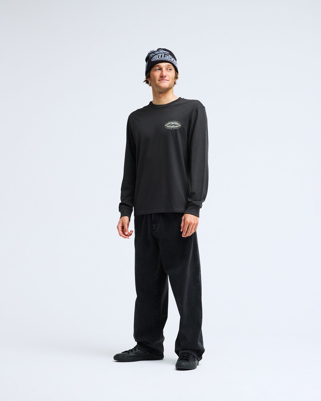 T-shirt manches longues Billabong Diamond Vision noir délavé, porté en pied
