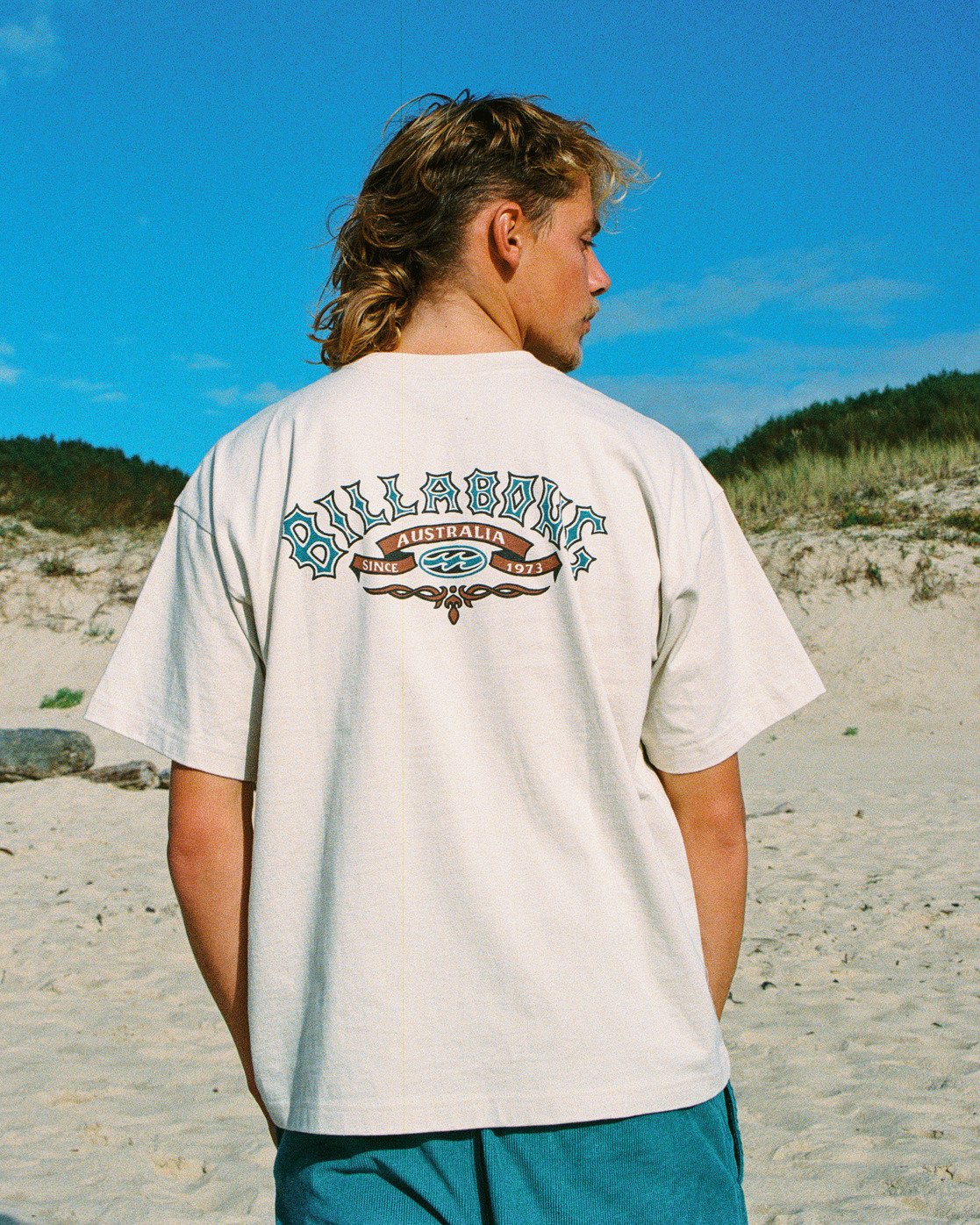 T-shirt Billabong Since 73 Heritage OG écru, porté, vue de dos