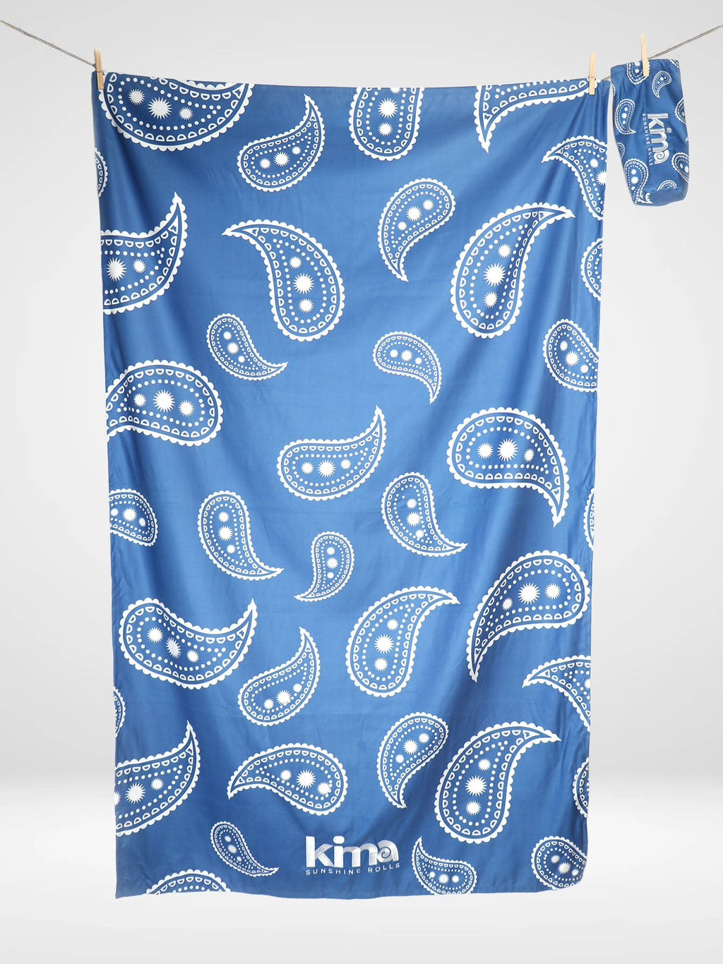Serviette de plage Kima Bandana, bandana bleu, à plat - Ô Cabanon La Ciotat
