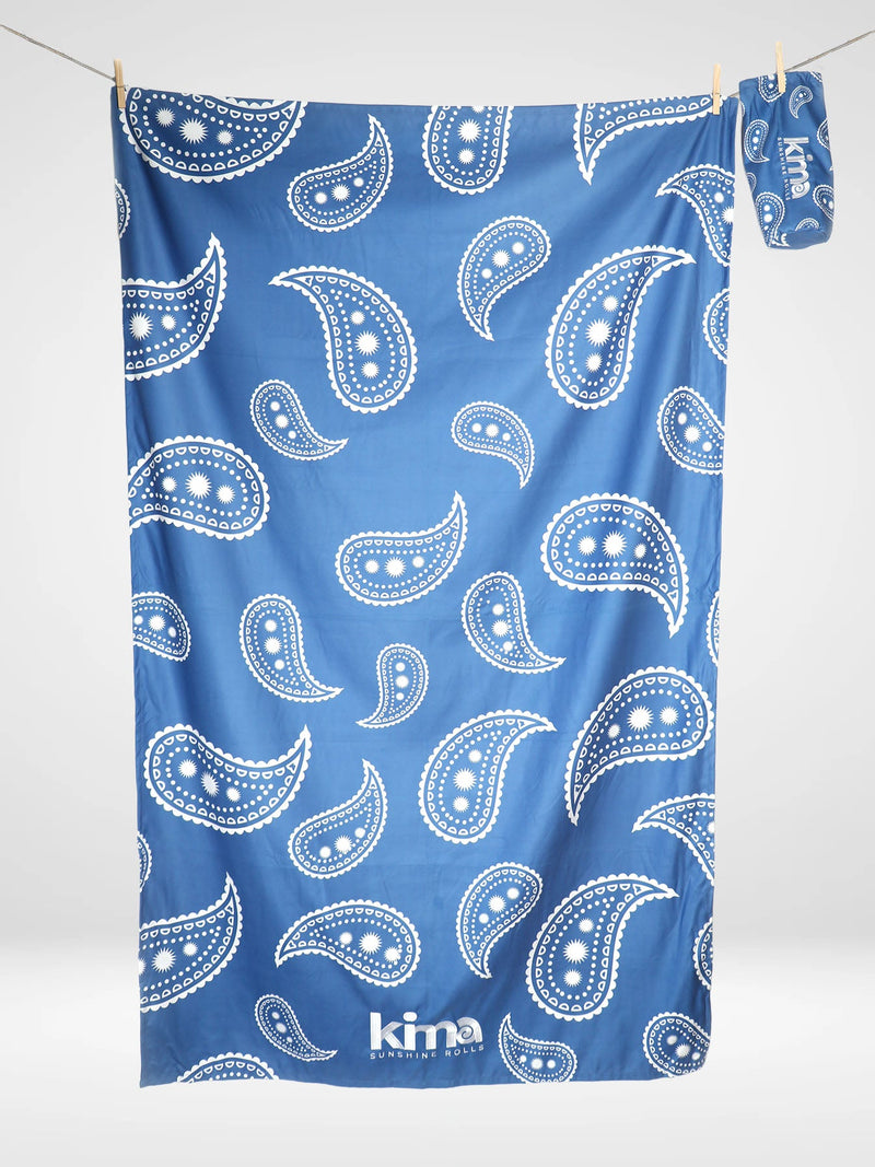 Serviette de plage Kima Bandana, bandana bleu, à plat - Ô Cabanon La Ciotat