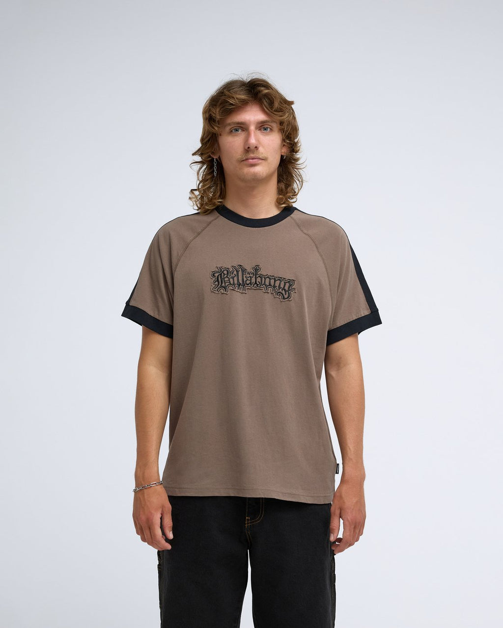 T-shirt Billabong Creed Panel sable, porté, de face