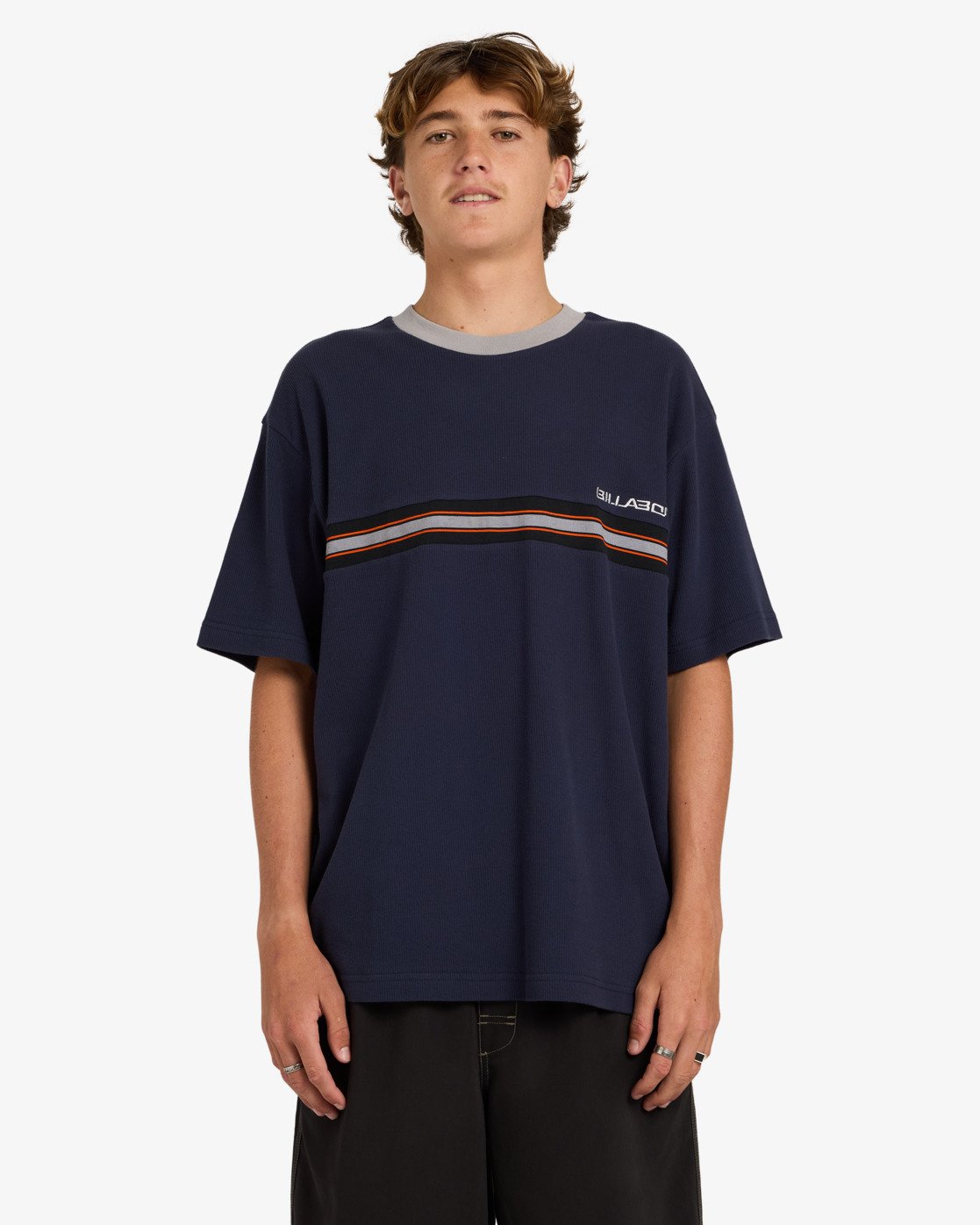 T-shirt Billabong Spec 73 Ribbed indigo délavé, porté, de face